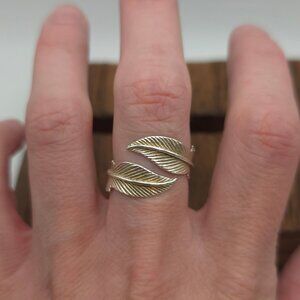 Size 8 925 Sterling Silver Beautiful Feather Open Ring A181